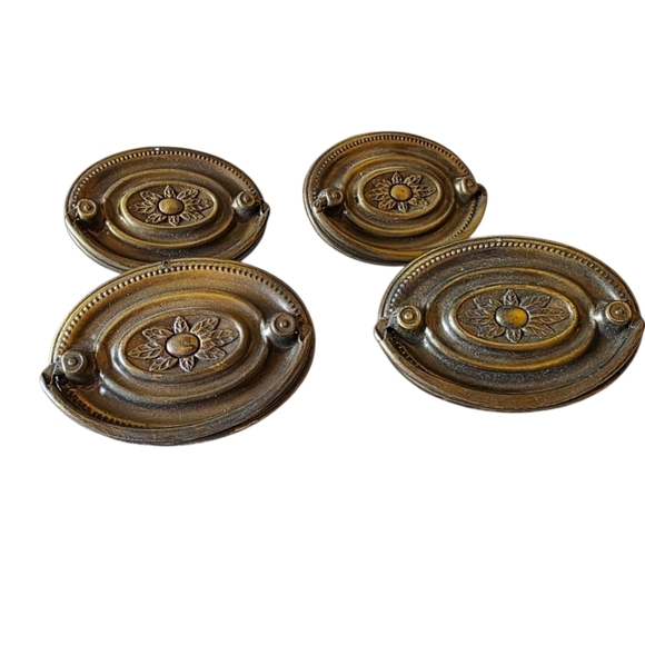 Vintage Hepplewhite Set Of 4 Brass Drawer Pulls Oval Vintage - Picture 1 of 2